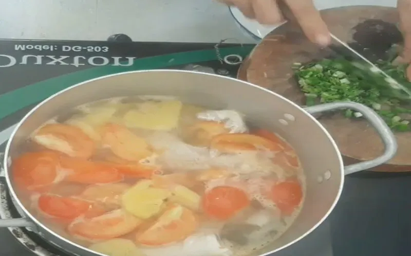 Bí quyết làm món cá hường nấu canh chua thanh mát không mất nhiều thời gian