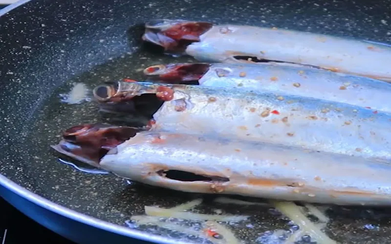 Cách chế biến món cá nục rán thơm ngon
