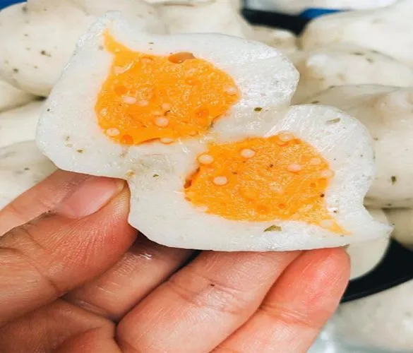 Cách làm bánh bao trứng cá hồi siêu ngon, lạ miệng