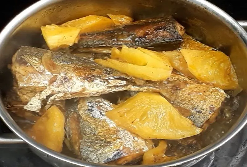 Cách làm cá bạc má kho nước dừa thơm ngon đậm đà cực đơn giản