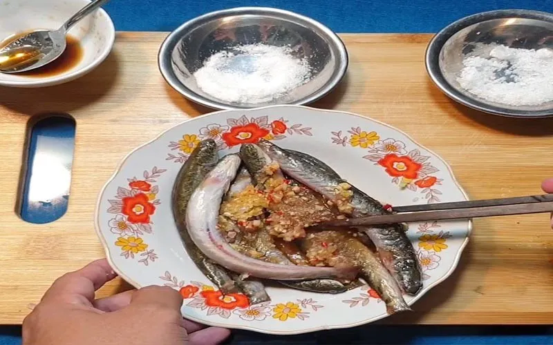 Cách làm cá kèo kho tiêu ngon đậm đà cho bữa cơm gia đình
