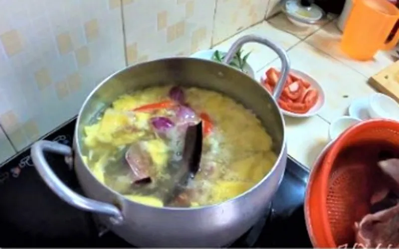 Cách làm cá ngát nấu canh chua thơm ngon đúng điệu, không hề bị tanh