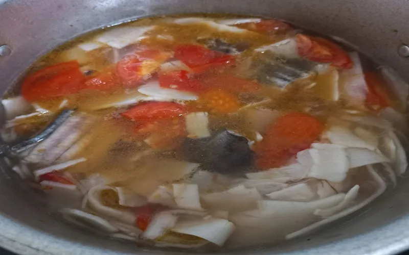 Cách làm cá ngát nấu măng chua thơm ngon, đậm đà cho bữa cơm gia đình