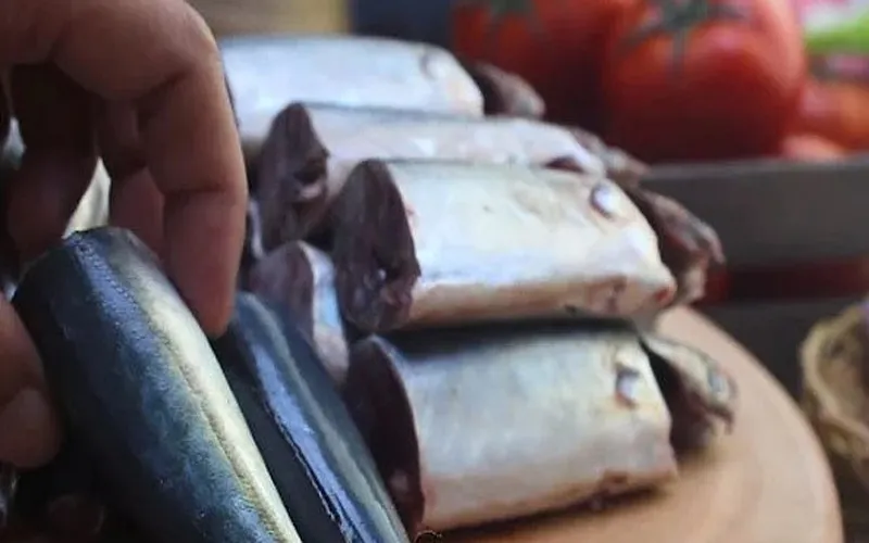 Cách làm cá nục hấp cuốn bánh tráng thơm ngon tròn vị