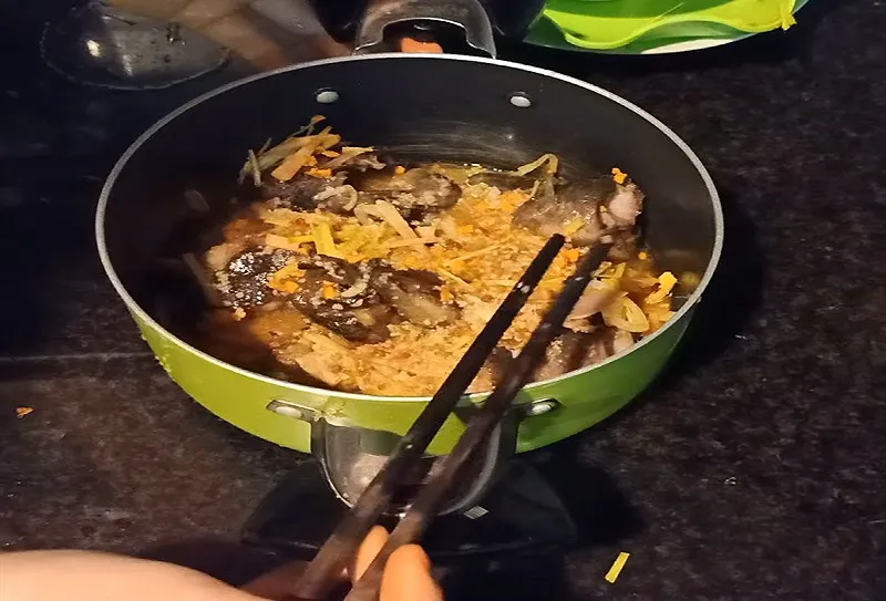 Cách làm cá trê kho riềng đậm đà, hao cơm