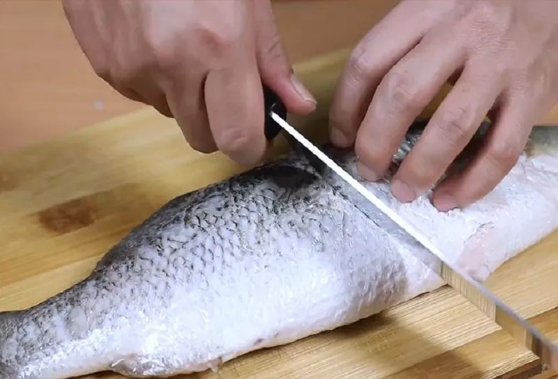 Cách làm cá vược nướng giấy bạc ngọt thịt, ăn là ghiền