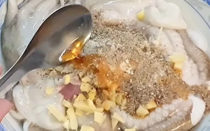 Cách làm món bạch tuộc hấp gừng thơm ngon khó cưỡng