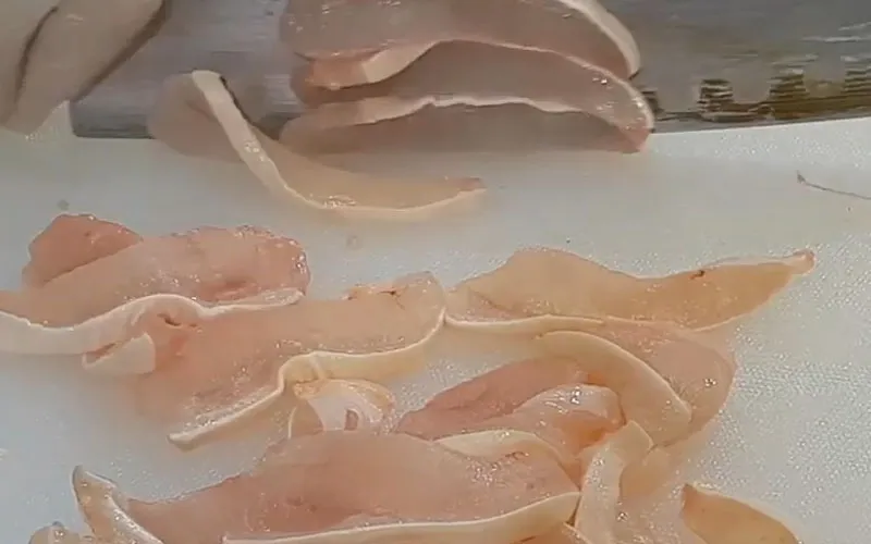 Cách làm món cá lăng trộn hành tím thơm ngon, lạ miệng cực đơn giản