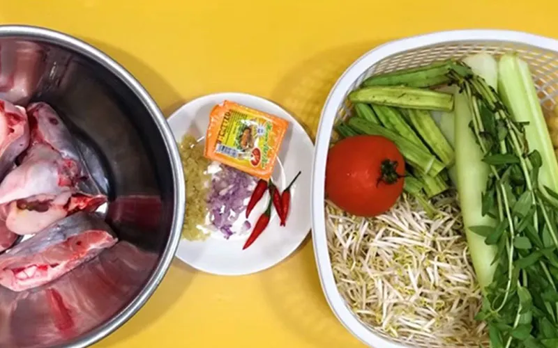 Cách làm món đầu cá mè nấu canh chua thanh mát giải nhiệt ngày hè