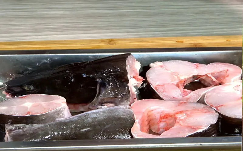 Cách làm món lẩu cá ngát nấu mẻ đậm vị ăn cực ngon