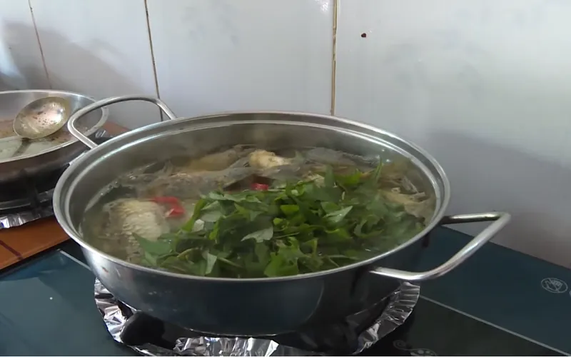 Cách làm ngay món cá dìa nấu rau răm thơm ngon và chắc thịt