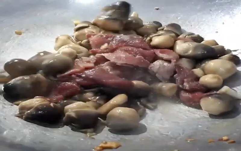 Cách làm thịt bò xào nấm ngon bổ dễ làm tại nhà