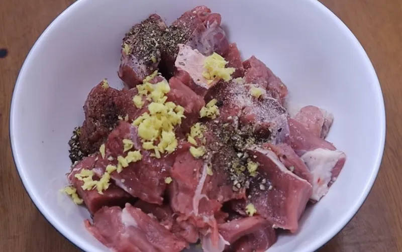 Cách nấu thịt bò hầm khoai tây thơm ngon giàu dinh dưỡng