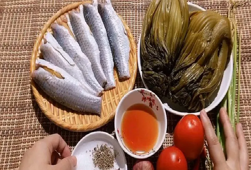 Chia sẻ bí quyết cá trích nấu canh chua cá thơm ngon chỉ trong 30 phút