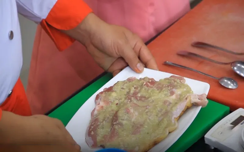 Học cách làm món thịt dê hấp tía tô thơm ngon nức mũi