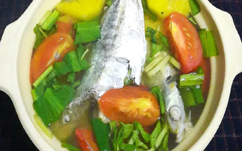Hướng dẫn cách làm món cá ngân nấu canh chua, giải nhiệt những ngày nắng nóng