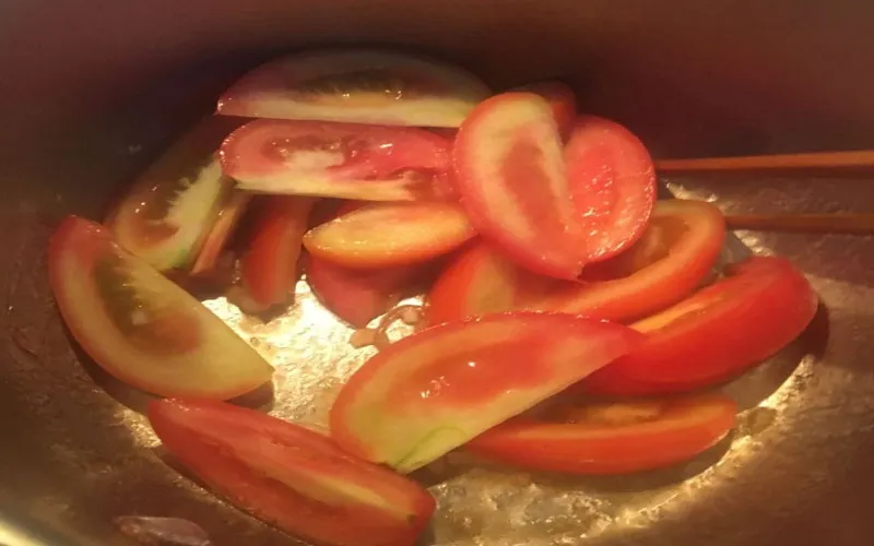 Hướng dẫn cách làm món cá ngân nấu canh chua, giải nhiệt những ngày nắng nóng