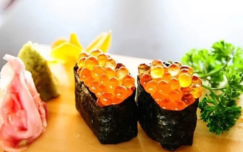 Hướng dẫn làm sushi trứng cá hồi ngon như nhà hàng