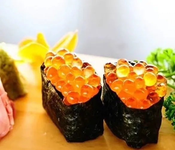 Hướng dẫn làm sushi trứng cá hồi ngon như nhà hàng